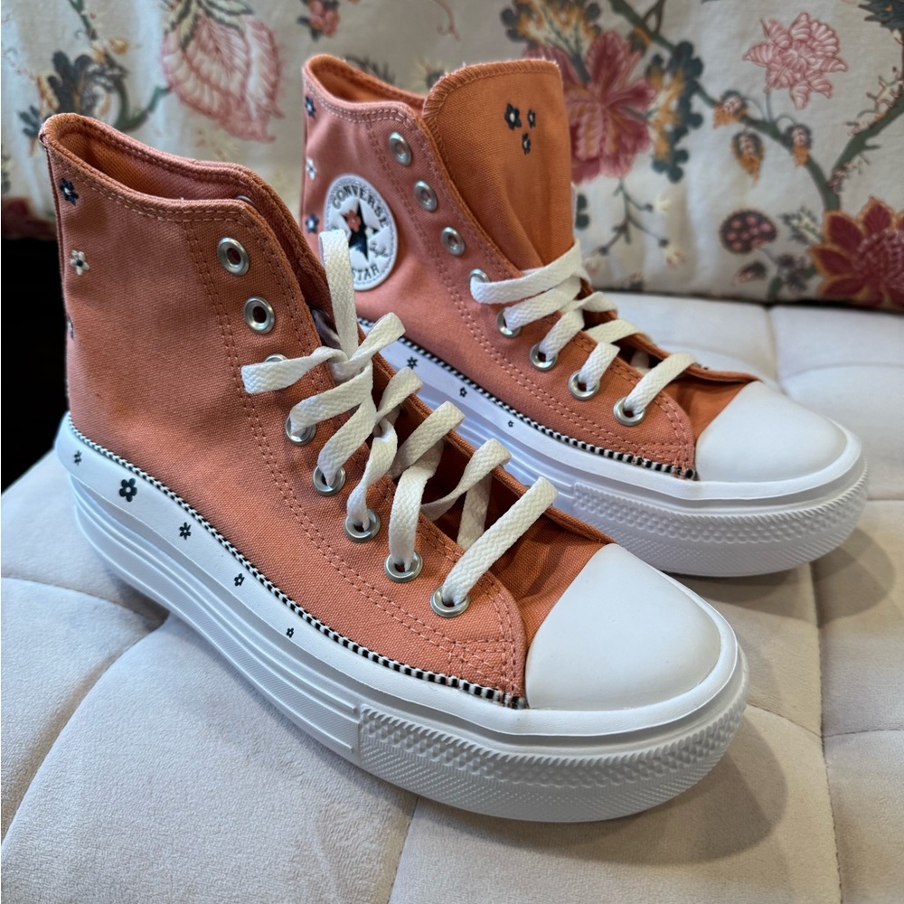 Converse Women's High-Top soft platform Sneakers in Coral - Picture 3 of 6